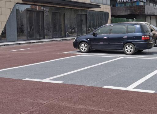 聚氨酯地坪涂料系統(tǒng)戶(hù)外停車(chē)場(chǎng)地坪需要具備哪些性能？