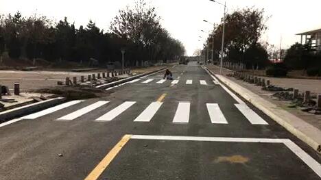 在蘇州道路劃線施工中如何繪制不同類型的道路劃線？